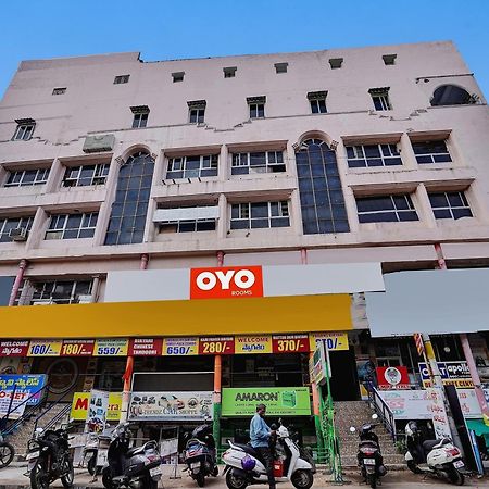 OYO 84911 Sai Krishna Paradise Vijayawāda Exterior foto