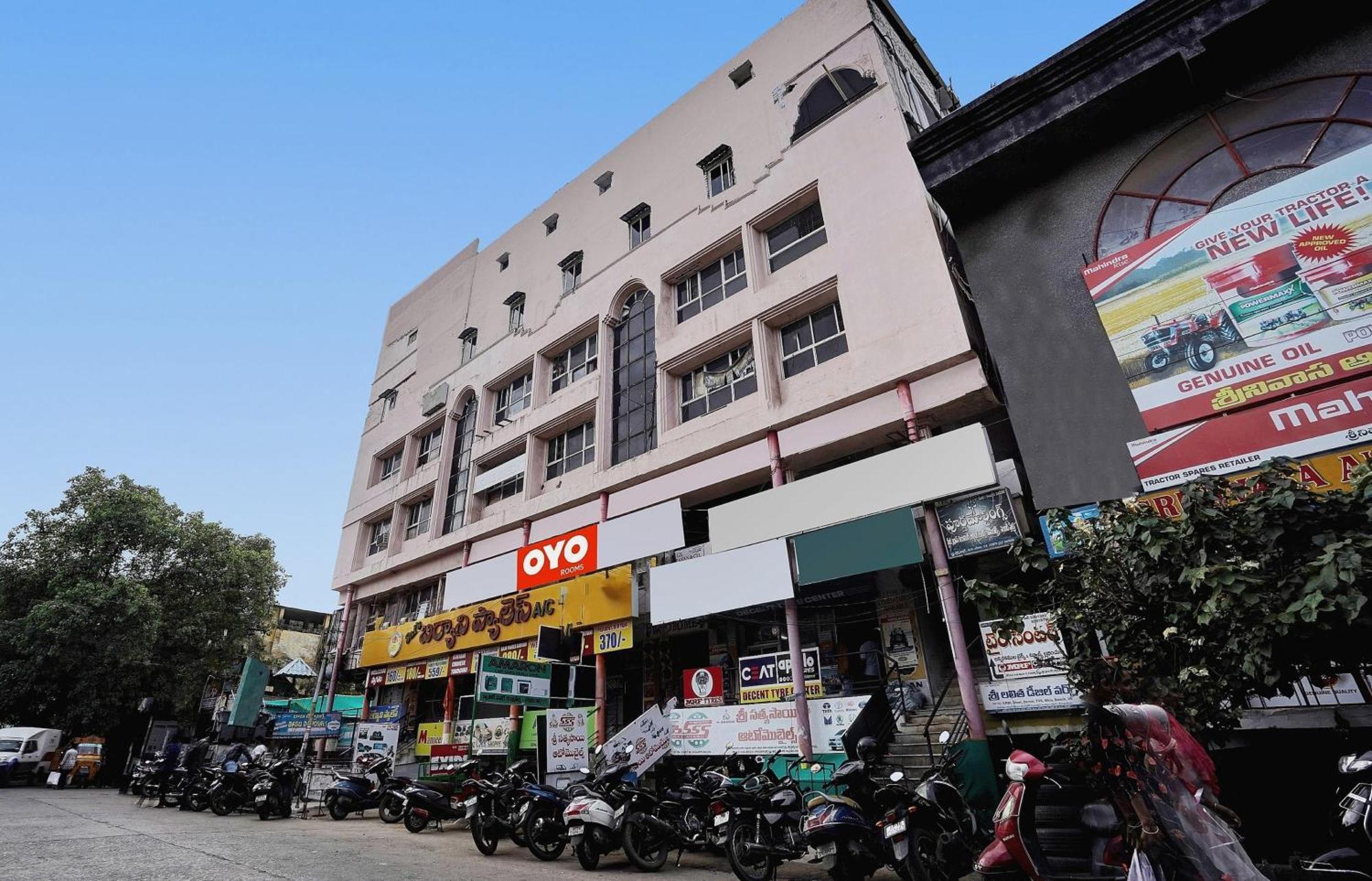 OYO 84911 Sai Krishna Paradise Vijayawāda Exterior foto