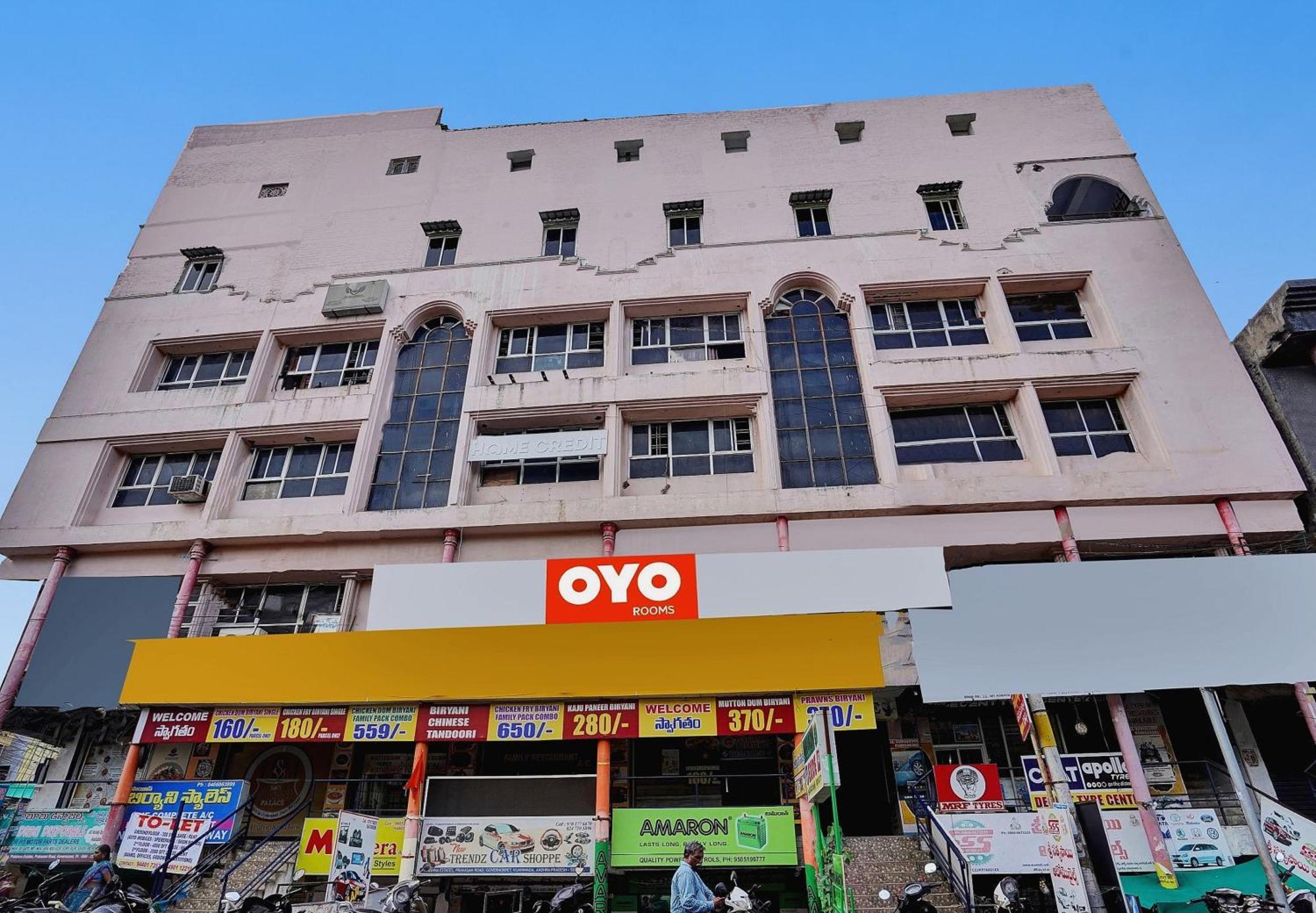 OYO 84911 Sai Krishna Paradise Vijayawāda Exterior foto
