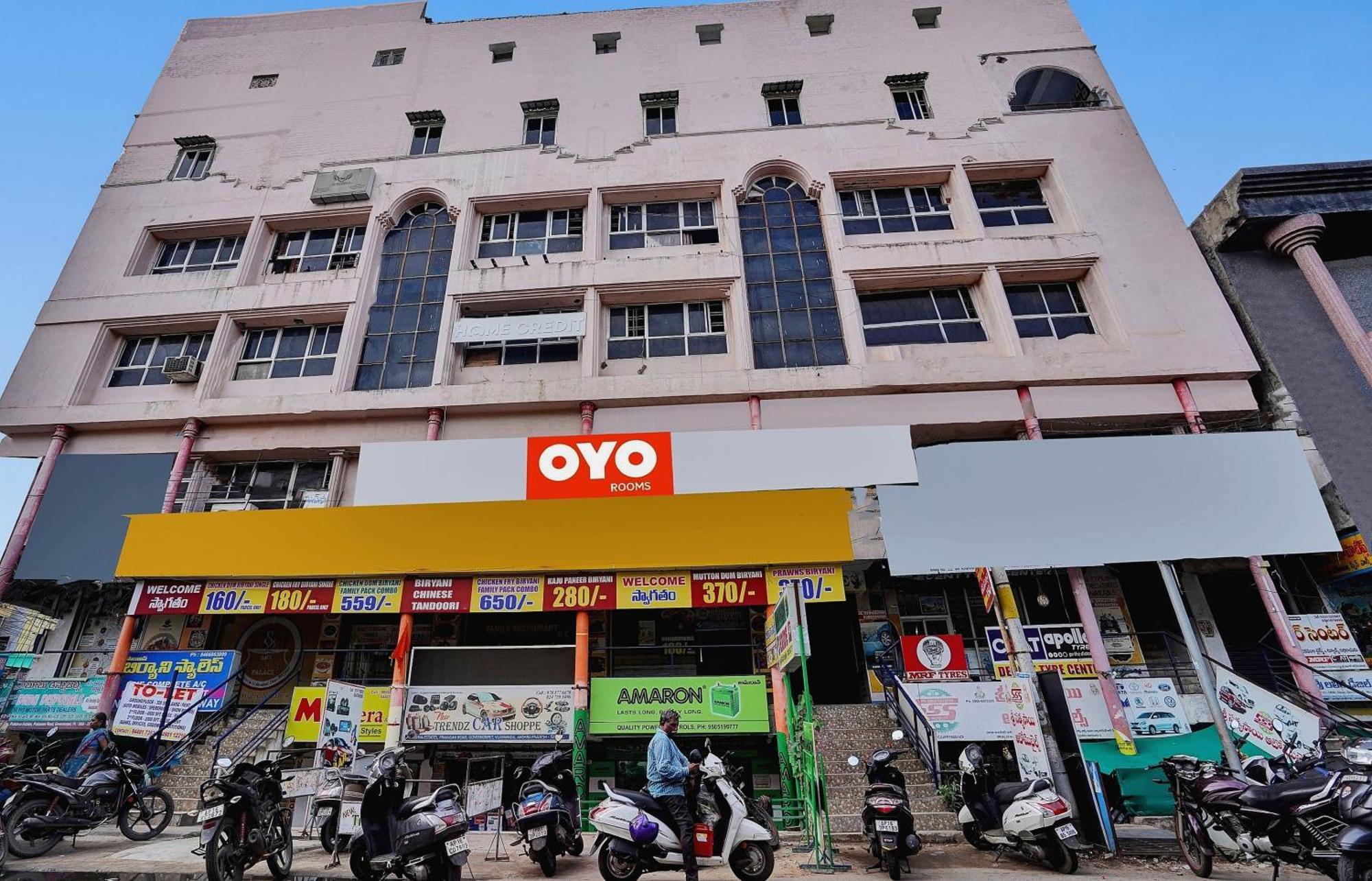 OYO 84911 Sai Krishna Paradise Vijayawāda Exterior foto
