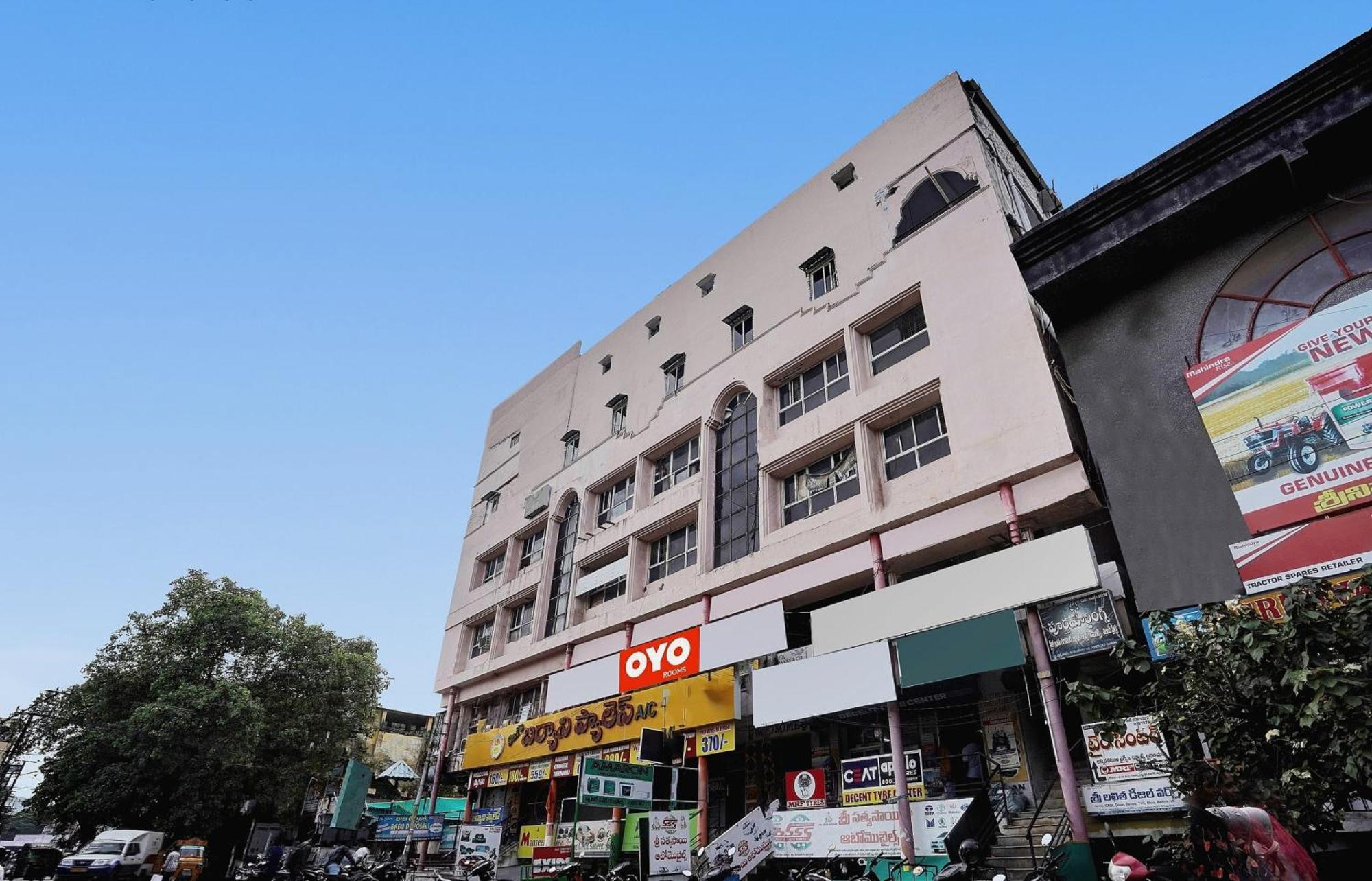 OYO 84911 Sai Krishna Paradise Vijayawāda Exterior foto